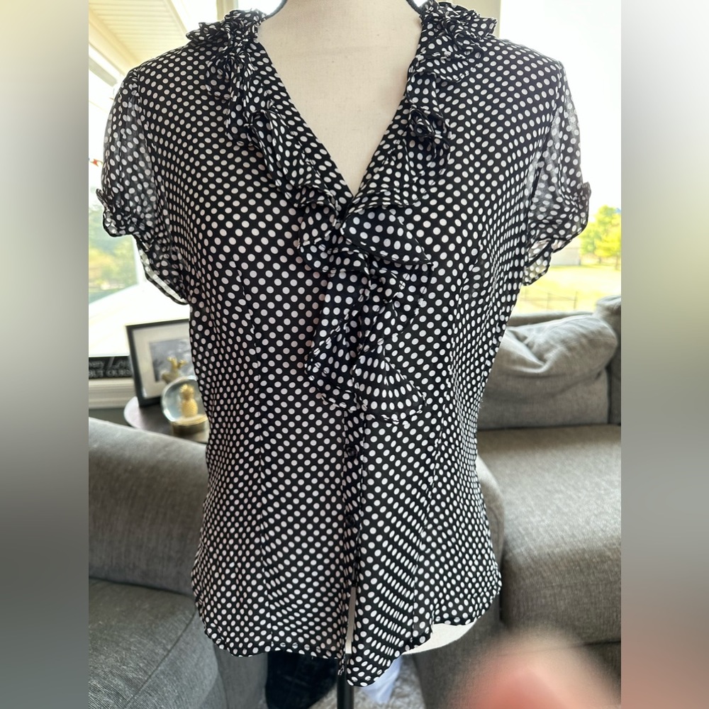 White House Black Market 100% Silk Black White Polka Dot Ruffle Blouse Sz S 🖤